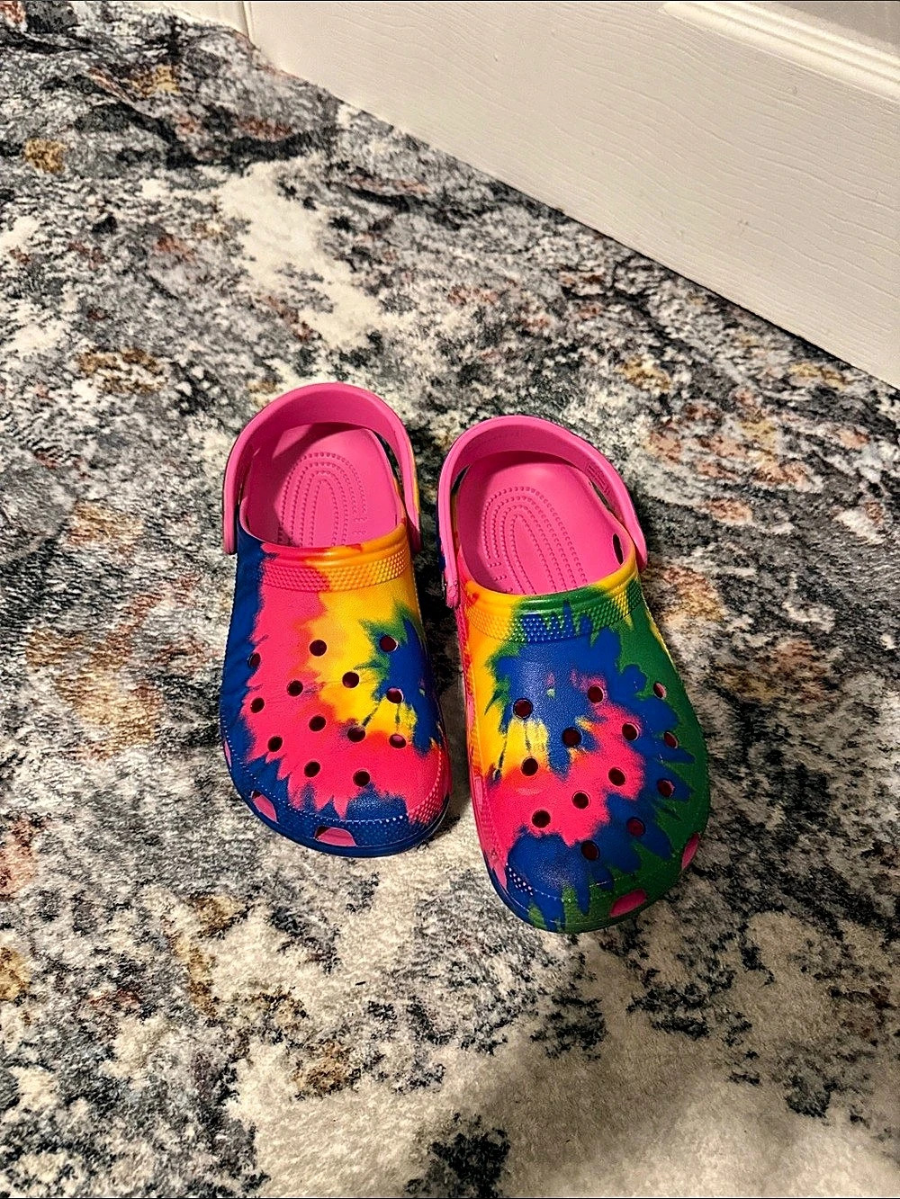 Crocs Classic Tie Dye Graphic Clog women’s Size 8